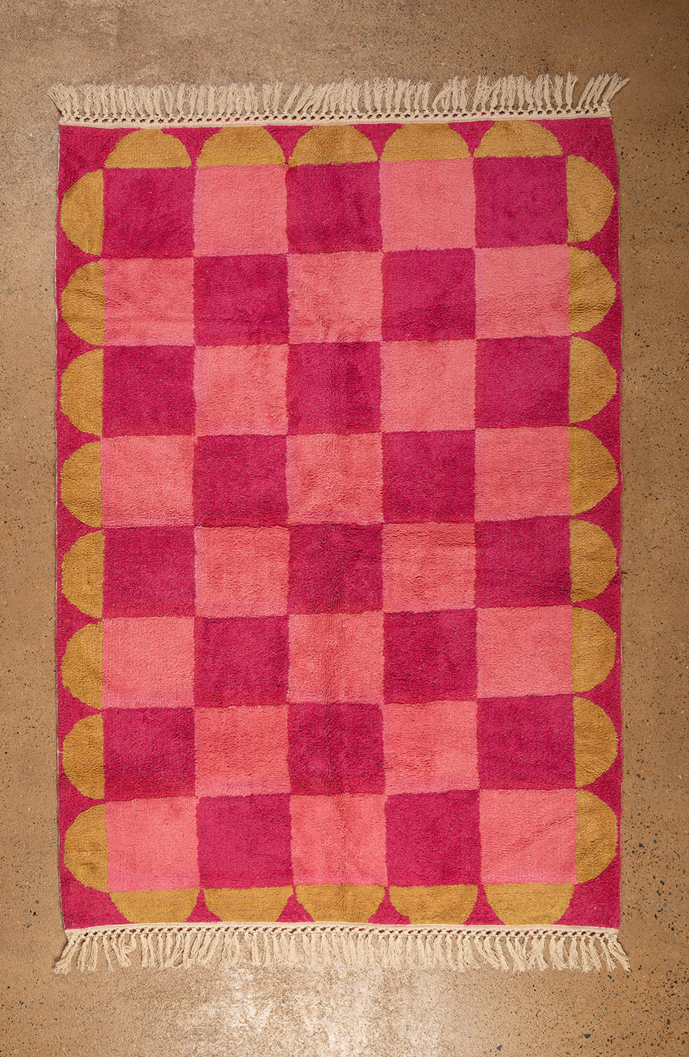 Ex Sample/Seconds Pink & Red Check with Arch Border Tufted Medium Rug