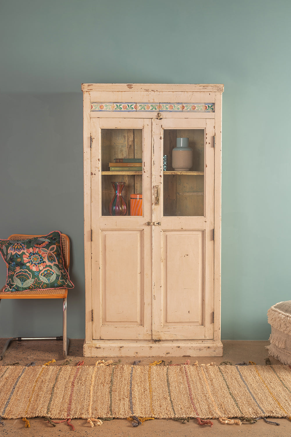 Cream Vintage Almirah with Tiles <p>W:95cm D:34cm H:187cm </p>