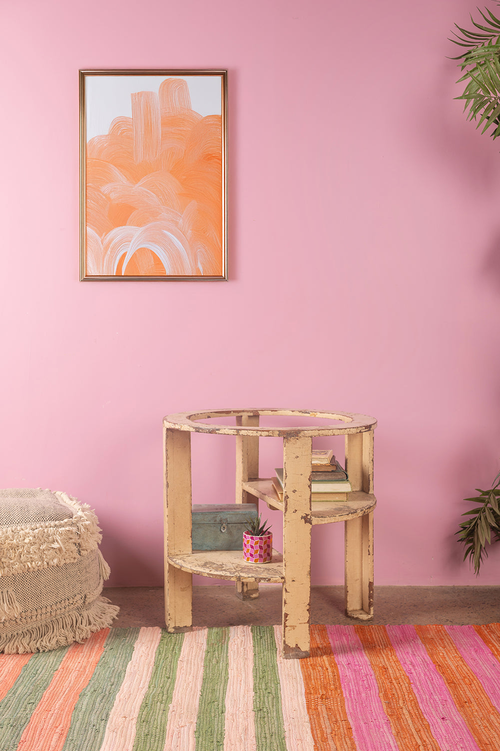 Vintage Cream Circular Side Table <p>Dia:61cm H:61cm </p>