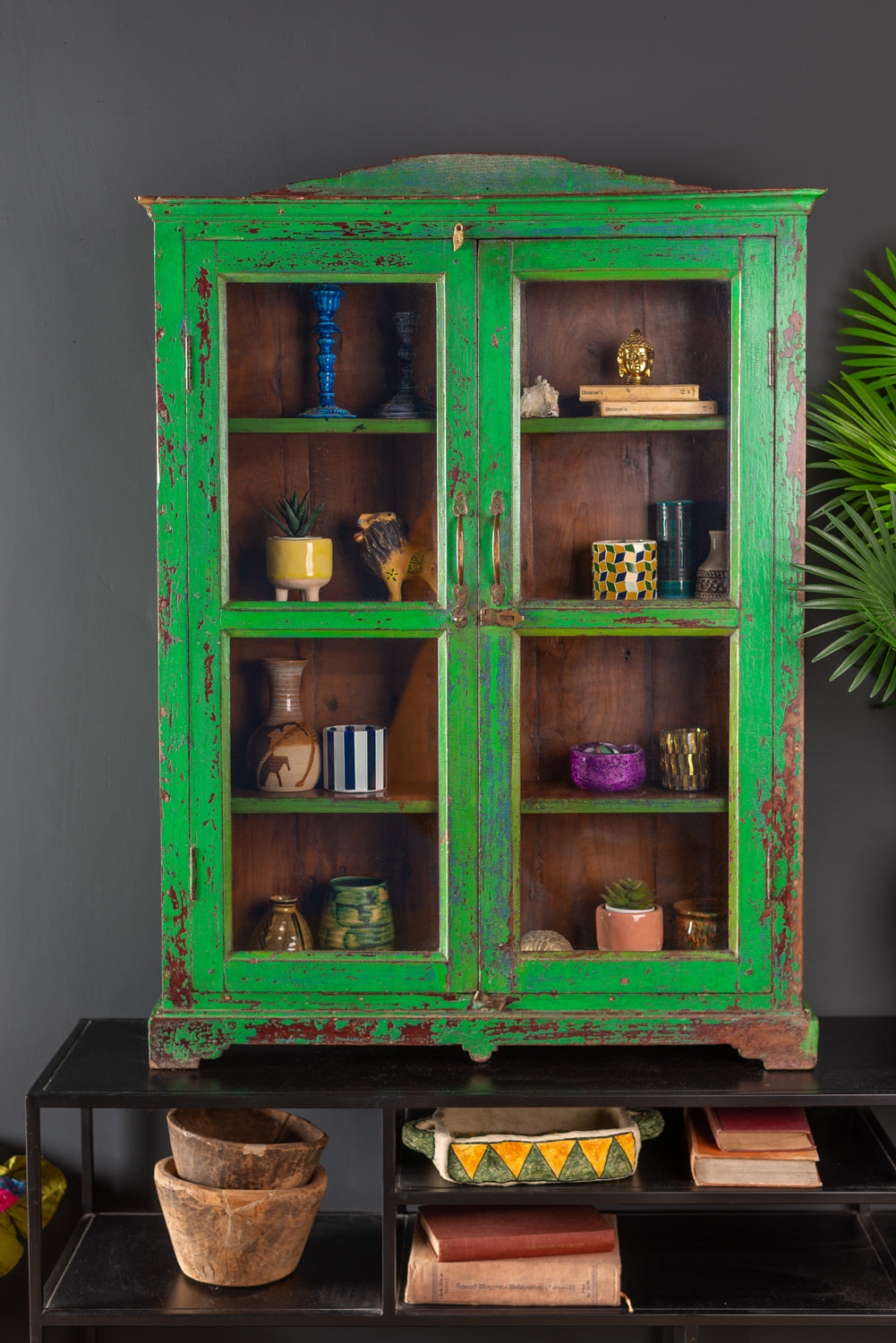 Vintage Green Showcase