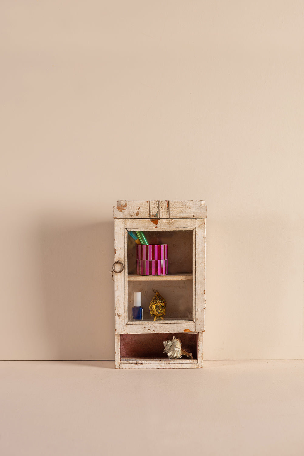 Cream Vintage Wall Showcase with Cubby <p>W:22cm D:10cm H:41cm </p>