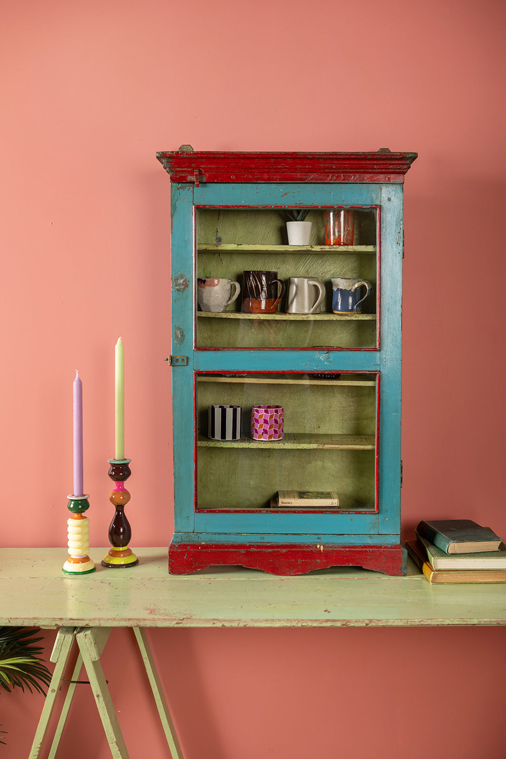 Blue & Red Vintage Wall Showcase <p>W:59cm D:22cm H:97cm </p>