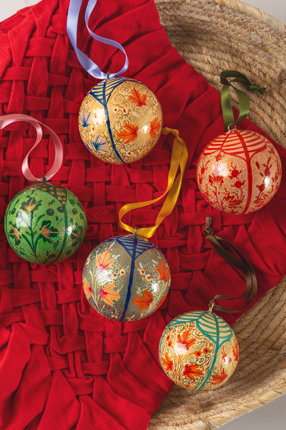 Pink & Lilac Kashmiri Bauble – Ian Snow Ltd