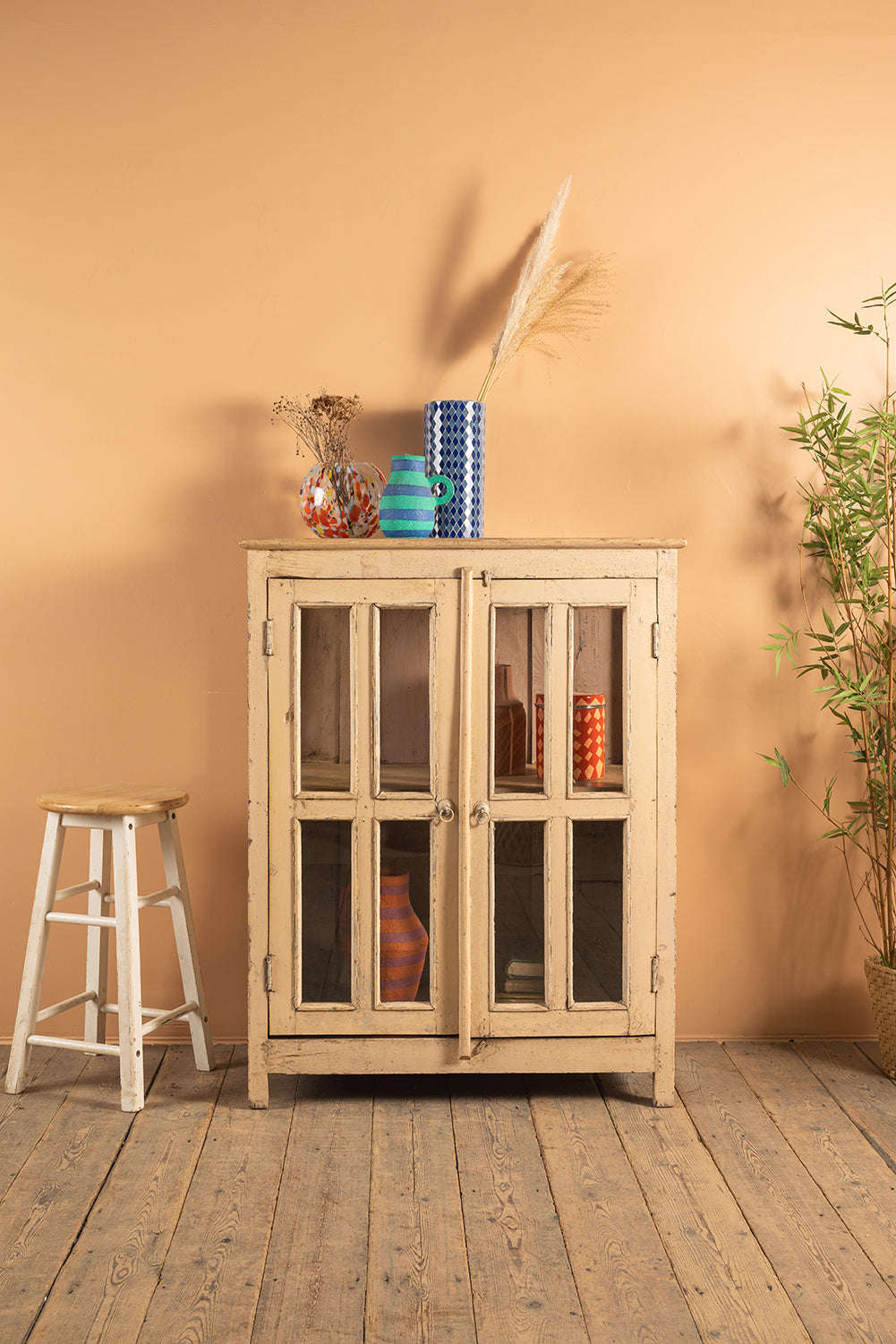 Cream Vintage Cabinet <p>W:87cm D:46.5cm H:114cm </p>