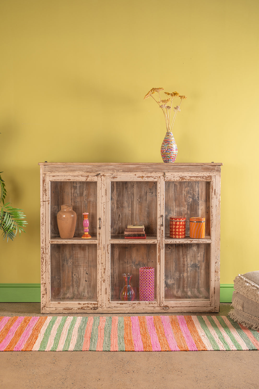 Cream Vintage Wall Showcase <p>W:157cm D:29cm H:129cm </p>