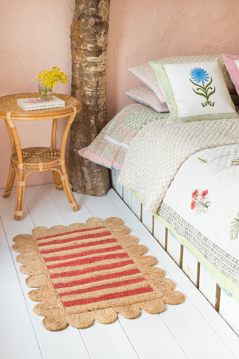 Scalloped Edge Red Striped Jute Rug