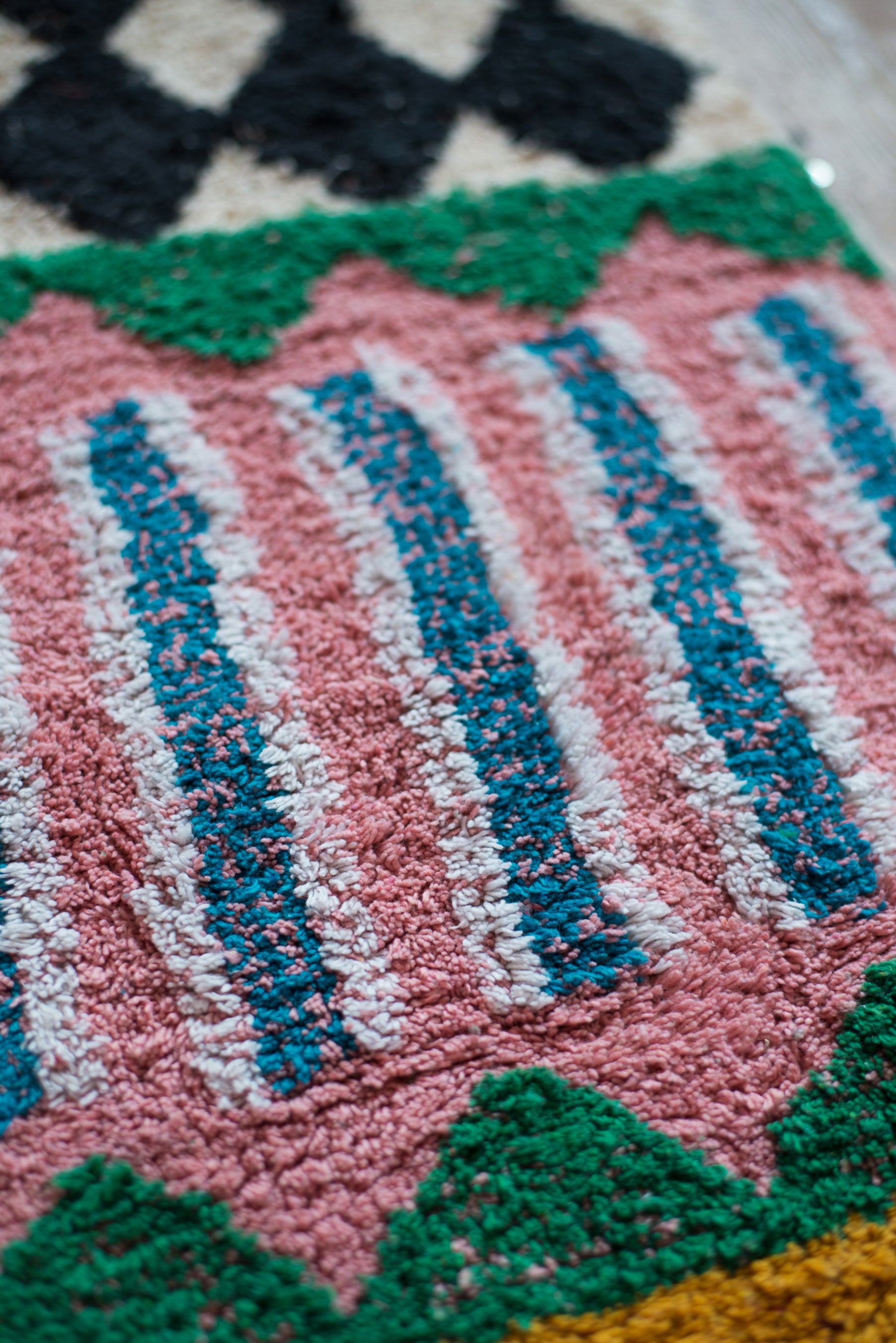 44.5×101 \"Play with snow” ViNTAGE RUG Palazzo Geometric 100% Recycled Medium Rug – Ian Snow Ltd